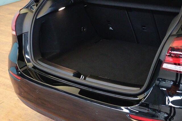 Mercedes-Benz A-KLASSE 180 Business Solution Automaat | NAVI / APPCONNECT | CAMERA + PDC | STOELVERW | CRUISE | WIDE-SCREEN |
