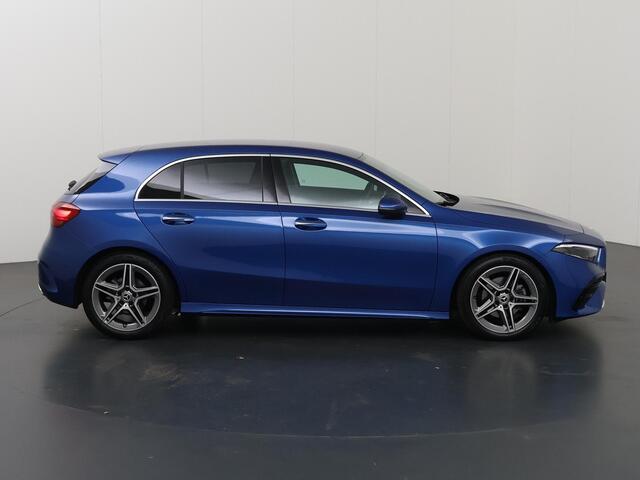 Mercedes-Benz A-KLASSE 180 AMG Line | Stoelverwarming |Widescreen | Sfeerverlichting | Getint glas | Achteruitrijcamera |