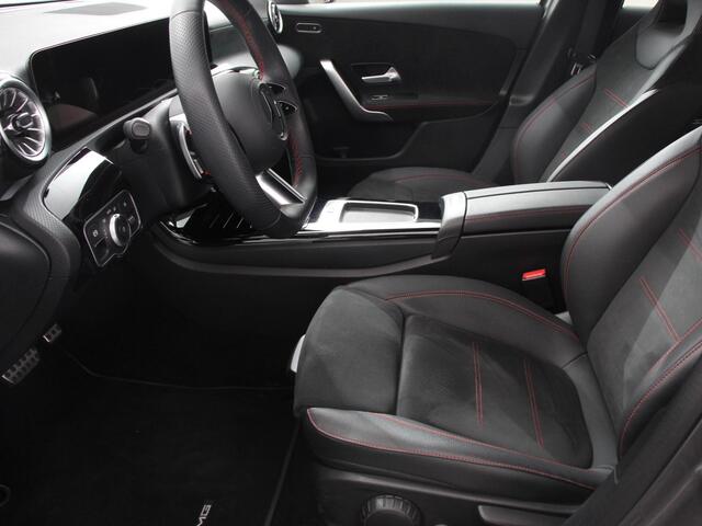 Mercedes-Benz A-KLASSE 200 177pk Automaat MHEV AMG Line Achteruitrij Camera Verwarmde voorstoelen Navigatie LED Climate control Adaptive Cruise control Parkeersensoren Apple Carplay & Android Auto