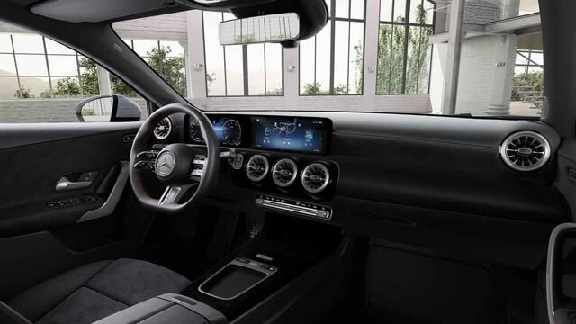 Mercedes-Benz A-KLASSE 180 Business Solution AMG | Panoramadak | Stoelverwarming | Sfeerverlichting |