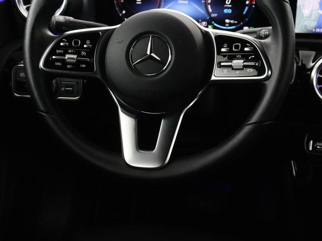 Mercedes-Benz A-KLASSE 250e Progressive | SOH 97,9% | Panoramadak | Leder | Stoelverwarming | Memory | Carplay | Sfeerverlichting | Keyless | Widescreen | Camera | Full LED | Navigatie | PHEV | Plug In