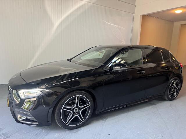 Mercedes-Benz A-KLASSE 180 d AMG BLACK EDITION !! *** Bezichtiging op afspraak ***