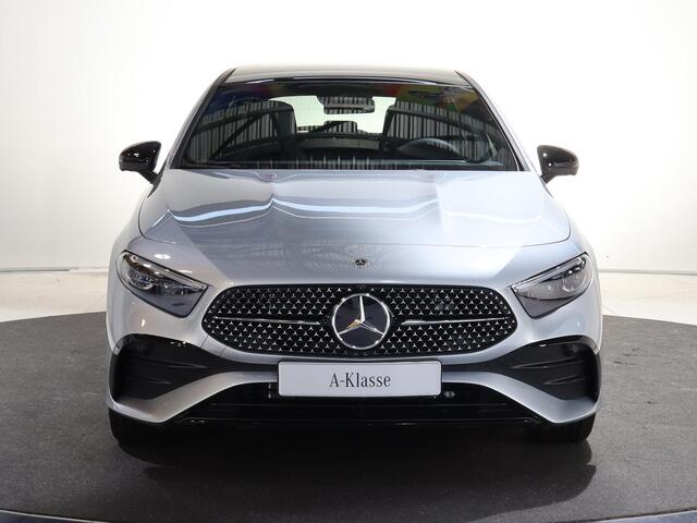 Mercedes-Benz A-KLASSE 250e Business Solution AMG | Panoramaschuifdak | Premium Plus | Head-up display | Dodehoekassistent |