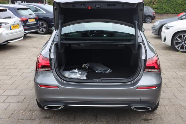 Mercedes-Benz A-KLASSE 250 e I LEDER I CAMERA I TREKHAAK I SFEERVERLICHTING