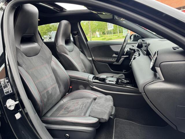 Mercedes-Benz A-KLASSE 180 Business Solution AMG Panoramadak + Geheugenstoelen, NL-Auto!
