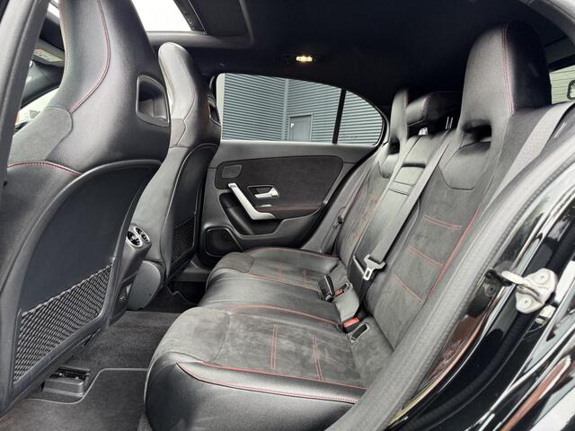 Mercedes-Benz A-KLASSE 180 Business Solution AMG Panoramadak + Geheugenstoelen, NL-Auto!