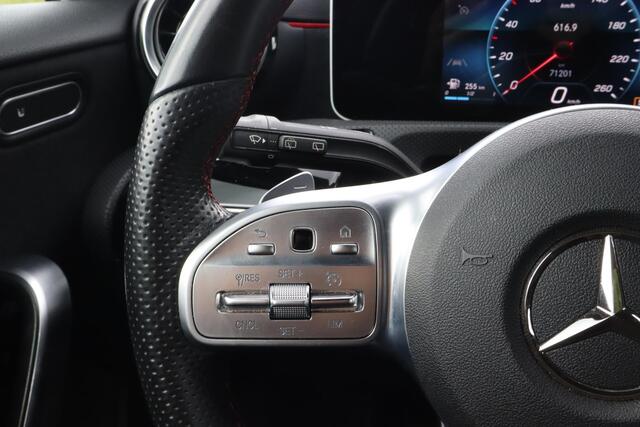 Mercedes-Benz A-KLASSE 220 Launch Edition | AMG Line | NL Auto | Trekhaak | Carplay | Cruise Control | Trekhaak |