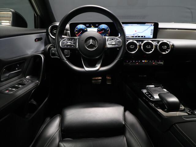Mercedes-Benz A-KLASSE 200 Advantage AMG [SCHUIFDAK, CAMERA, VOL LEDER, STOELVERWARMING, SPORTSTOELEN, NIEUWSTAAT]