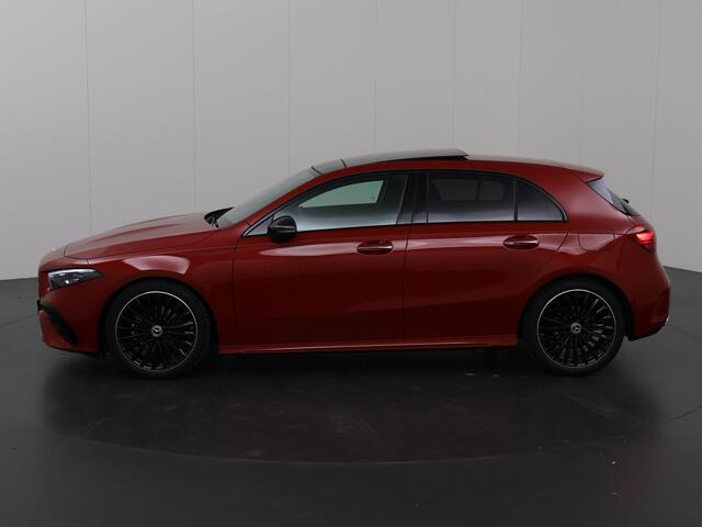 Mercedes-Benz A-KLASSE 180 Business Solution AMG | Night pakket | 19 inch velgen | Panoramadak | Keyless entry | Multibeam led koplampen | Apple carplay/Andorid auto |
