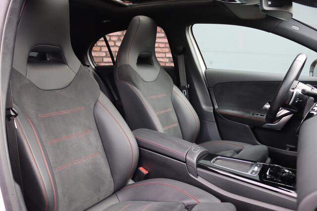 Mercedes-Benz A-KLASSE 250 4MATIC AMG Line | 224pk | Panoramadak | Memory | Burmester | Camera | Standkachel | Keyless Go | Apple Carplay | Nightpakket | Verwarmd Stuurwiel |