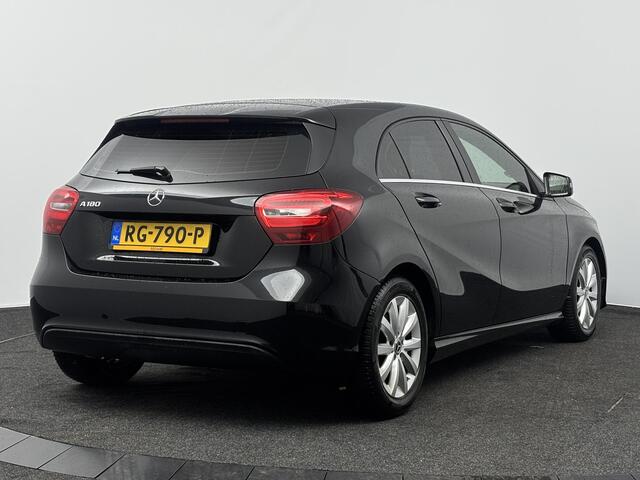 Mercedes-Benz A-KLASSE 180 Business Solution | Navigatie | Camera | 16" Velgen |