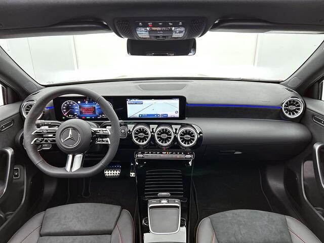Mercedes-Benz A-KLASSE 250 e Business Solution AMG | Nightpakket | Advanced sound system | Dodehoekassistent | Panoramaschuifdak | Smartphone-integratie | |