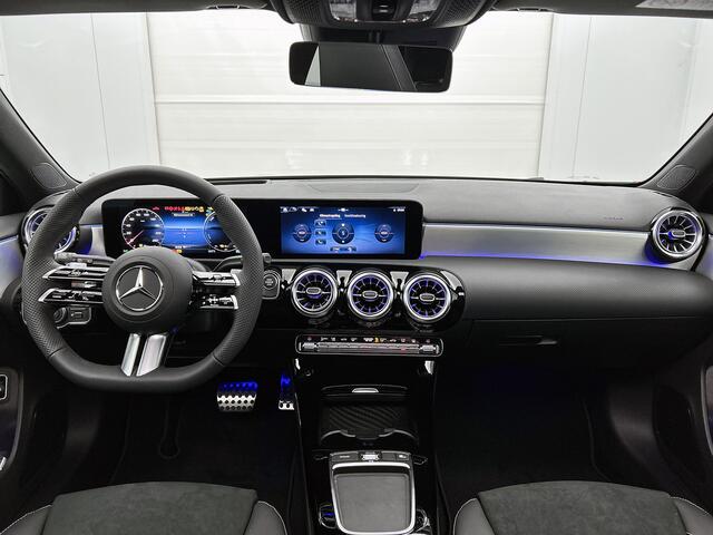 Mercedes-Benz A-KLASSE 250 e Business Solution AMG | AMG Line Plus pakket | Smartphone-integratie | Head-up display | Panoramaschuifdak | Inclusief 24 maanden Mercedes-Benz Certified garantie voor Europa.