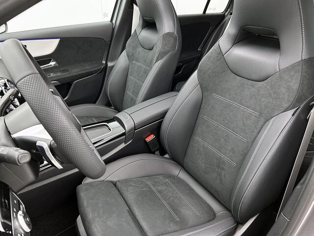 Mercedes-Benz A-KLASSE 250 e Business Solution AMG | AMG Line Plus pakket | Smartphone-integratie | Head-up display | Panoramaschuifdak | Inclusief 24 maanden Mercedes-Benz Certified garantie voor Europa.