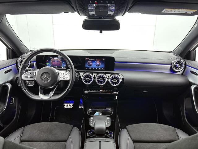 Mercedes-Benz A-KLASSE 250 e Plug In Hybride AMG Line | Stoelverwarming | Cruise Control | Inclusief 24 maanden Mercedes-Benz Certified garantie voor Europa.