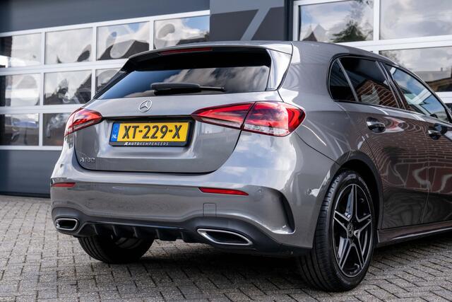 Mercedes-Benz A-KLASSE 180 A180 AMG Line | Widescreen Display | Camera | Night Package | Stoelverwarming | 18' Inch |