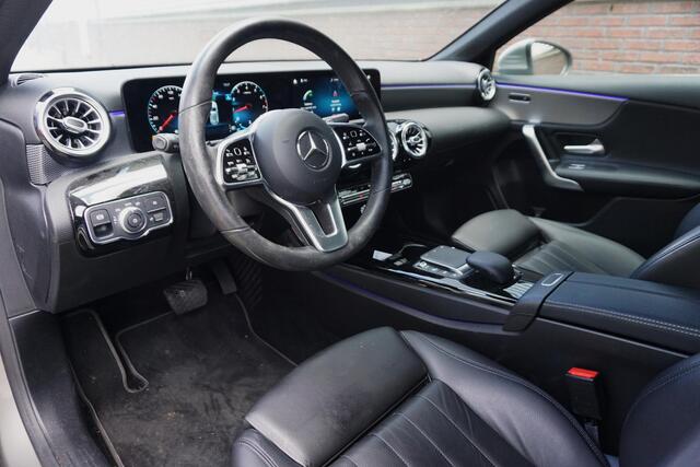 Mercedes-Benz A-KLASSE 180 Luxury/Sportstoelen/Vol leer/Camera/ Widescreen/Carplay.