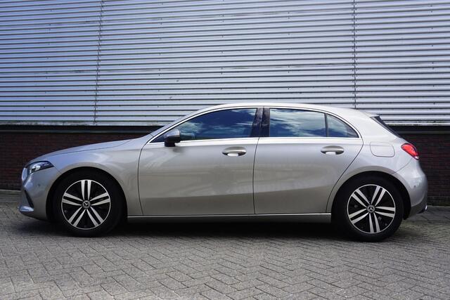Mercedes-Benz A-KLASSE 180 Luxury/Sportstoelen/Vol leer/Camera/ Widescreen/Carplay.