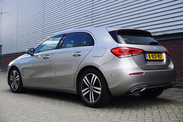 Mercedes-Benz A-KLASSE 180 Luxury/Sportstoelen/Vol leer/Camera/ Widescreen/Carplay.