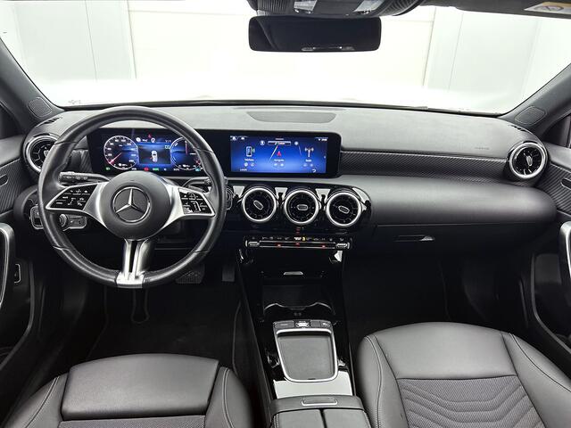 Mercedes-Benz A-KLASSE 250 e Business Plug-In Hybride Parkeerpakket met achteruitrijcamera | Ledkoplampen | Stoelverwarming voor Inclusief 24 maanden MB Certified garantie voor Europa.