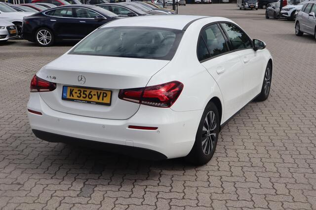 Mercedes-Benz A-KLASSE 180 Business Solution Adaptive Cruise Control, Climate Control, Stoelverwarming