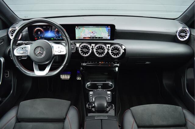 Mercedes-Benz A-KLASSE 250 e Business Solution AMG Limited | CAMERA | SFEERVERLICHTING |
