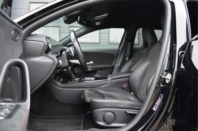 Mercedes-Benz A-KLASSE 250 e Business Solution AMG Limited | CAMERA | SFEERVERLICHTING |