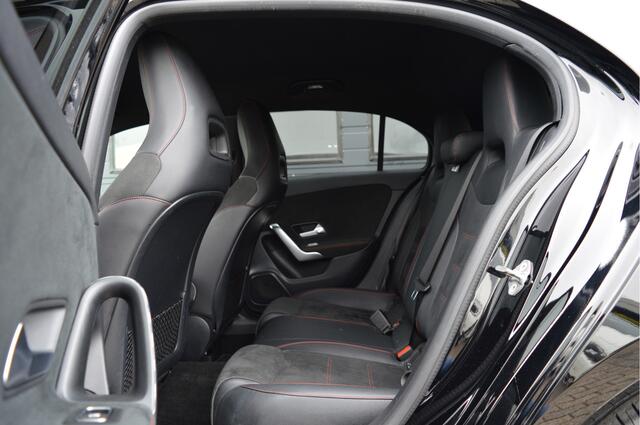 Mercedes-Benz A-KLASSE 250 e Business Solution AMG Limited | CAMERA | SFEERVERLICHTING |