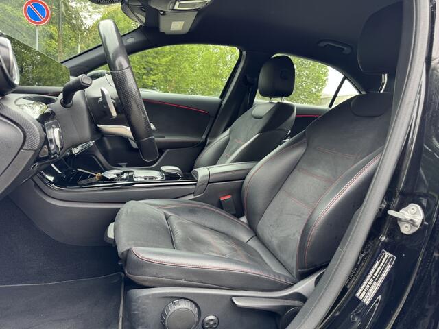 Mercedes-Benz A-KLASSE 180 AMG Pakket *LED*Stoelverw*Camera*