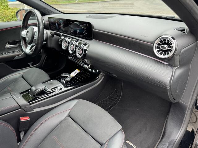 Mercedes-Benz A-KLASSE 180 AMG Pakket *LED*Stoelverw*Camera*