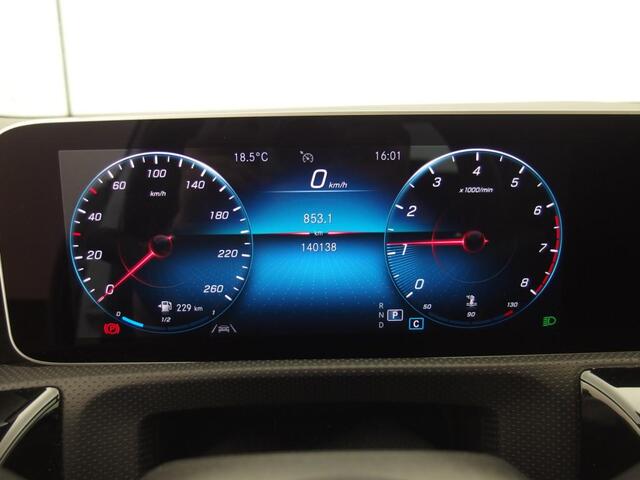Mercedes-Benz A-KLASSE 180 Business Solution AMG A45 AMG LOOK / WIDESCREEN / FULL LED / CARPLAY / CAMERA / STOELVERW / NAVI / CLIMA / PDC / NL-AUTO