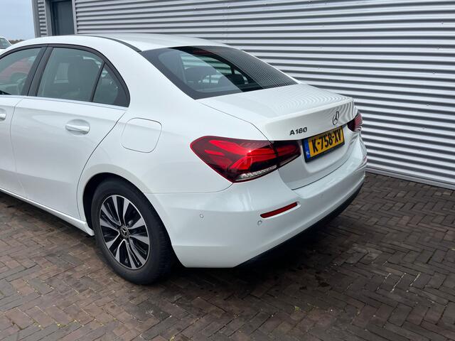 Mercedes-Benz A-KLASSE 180 Business Solution