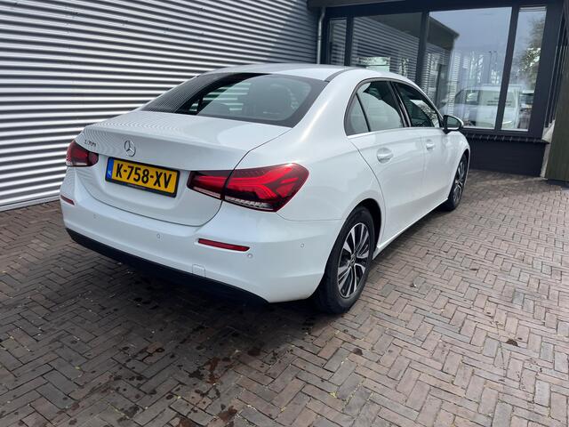 Mercedes-Benz A-KLASSE 180 Business Solution