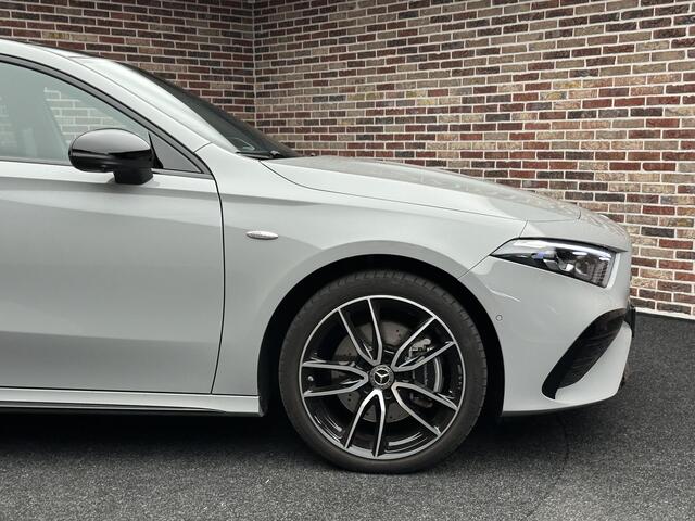 Mercedes-Benz A-KLASSE 250 e Business AMG-pakket | Dak| Trekhaak| Burmester| Memory| BTW|