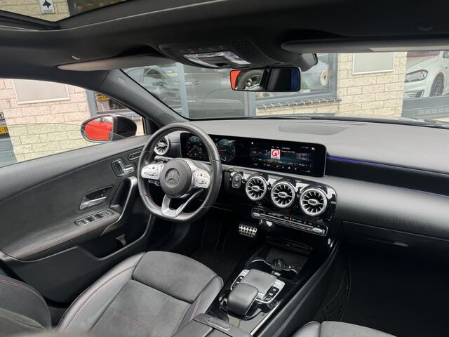 Mercedes-Benz A-KLASSE 200d Panoramadak Amg Pakket Matrix Led