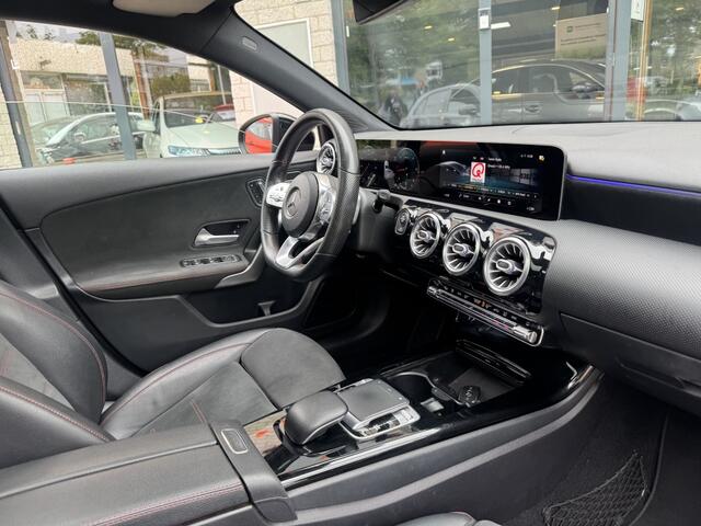 Mercedes-Benz A-KLASSE 200d Panoramadak Amg Pakket Matrix Led