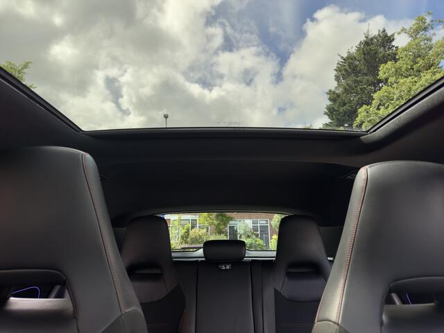 Mercedes-Benz A-KLASSE 200 AUT7 AMG-STYLING PREMIUM PLUS PANODAK LEDER 19 INCH-LMV NAVI CAMERA DIGI-DASH APPLE-CARPLAY LED PDC