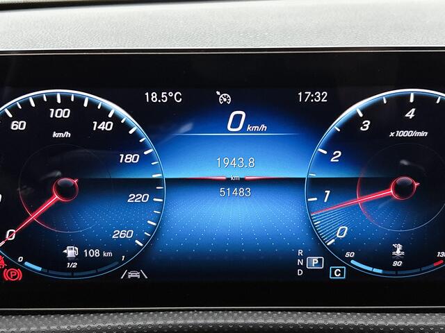 Mercedes-Benz A-KLASSE 250 Premium AMG Line | Stoelverwarming | Memorystoelen | Keyless Entry | Panoramadak | Inclusief 24 maanden MB Certified garantie voor Europa.
