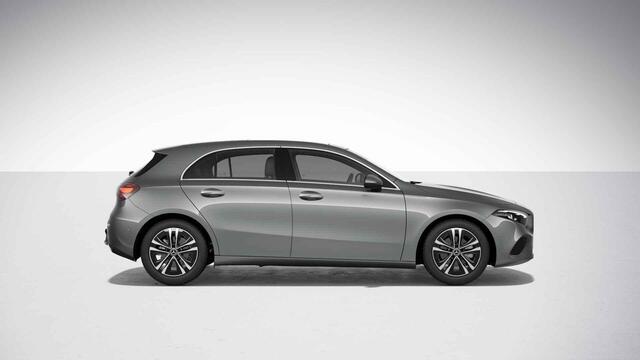 Mercedes-Benz A-KLASSE 180 Business Solution Luxury | Trekhaak | Panoramadak |