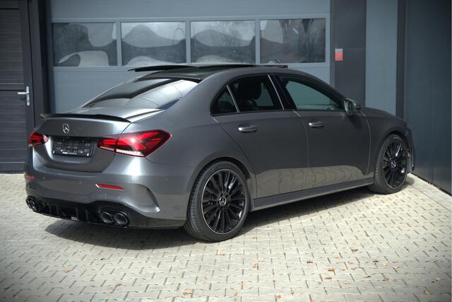 Mercedes-Benz A-KLASSE 200 Launch Edition Premium Plus AMG | Panoramadak | Stoelverwarming | Memory Seat | Camera | Multibeam | Navigatie | Cruise Control |