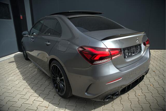 Mercedes-Benz A-KLASSE 200 Launch Edition Premium Plus AMG | Panoramadak | Stoelverwarming | Memory Seat | Camera | Multibeam | Navigatie | Cruise Control |