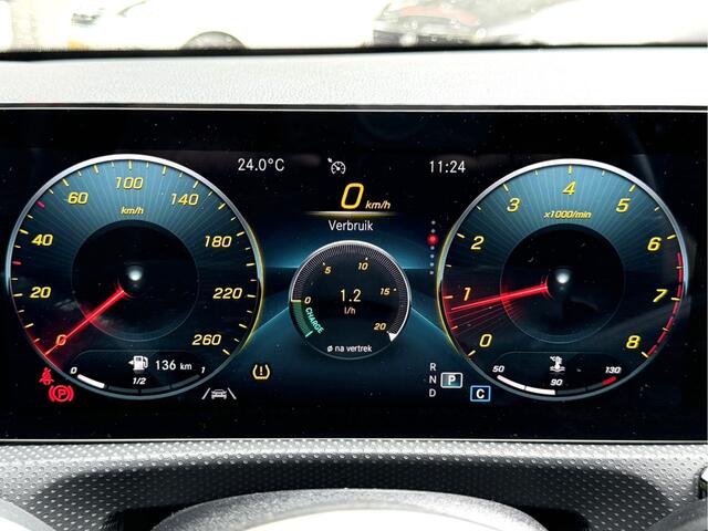 Mercedes-Benz A-KLASSE 180 Business Solution Luxury * AUTOMAAT * Benzine * Navigatie * Zwart Leder Interieur * Achteruitrij Camera * L.M. Velgen * Stoelverwarming * Keyless Start * KM Autopas Aanweizg * Nederlandse Automobiel * Vingerhoets; Vierde Generatie Eersteklas Service.