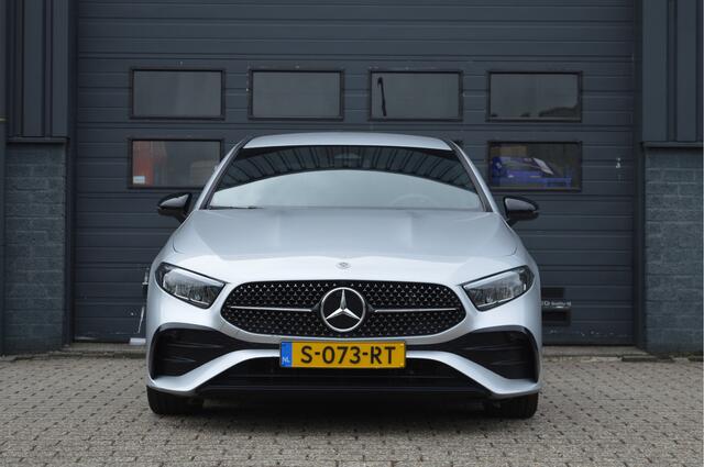 Mercedes-Benz A-KLASSE 180 AMG Line | ORG. NL | CAMERA | FACELIFT |