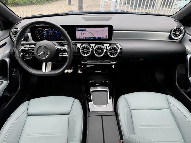 Mercedes-Benz A-KLASSE 250 e AMG Line Panorama | Widescreen | Distronic