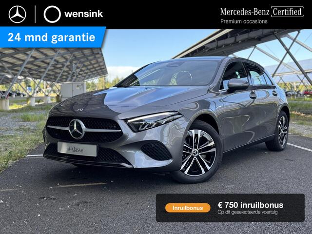 Mercedes-Benz A-KLASSE 250e Business Solution | Led Koplampen | Dodehoekassistent | Achteruitrijcamera | Apple carplay | Stoelverwarming |