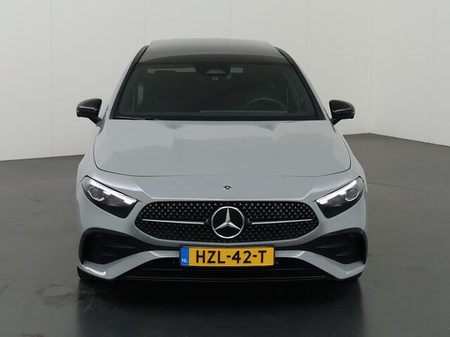 Mercedes-Benz A-KLASSE 180 Business Solution AMG | Night edition | Panoramadak | Memory stoelen | Head-up display | Stoelverwarming | Dodehoekassistent | AMG Line Plus