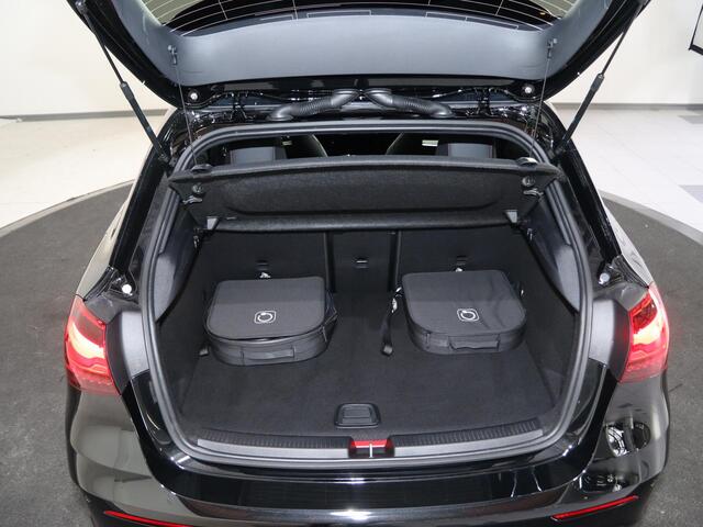 Mercedes-Benz A-KLASSE 250e Business Solution AMG | Panoramaschuifdak | Night | Achteruitrijcamera| Stoelverwarming voor | LED koplampen |