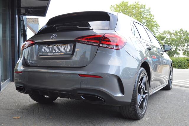 Mercedes-Benz A-KLASSE 250 e AMG Multibeam Panorama Memory Sfeer Camera Night Keyless Pdc