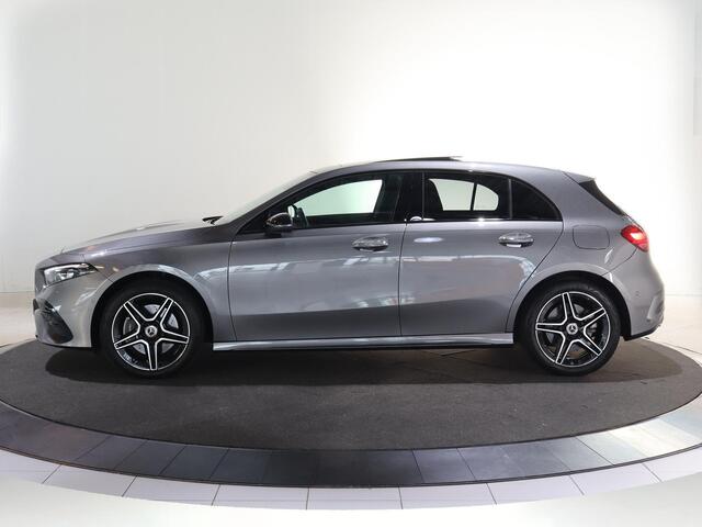 Mercedes-Benz A-KLASSE 250e Business Solution AMG | Panoramaschuifdak | Night | Multibeam Led | Achteruitrijcamera | Afneembare trekhaak |