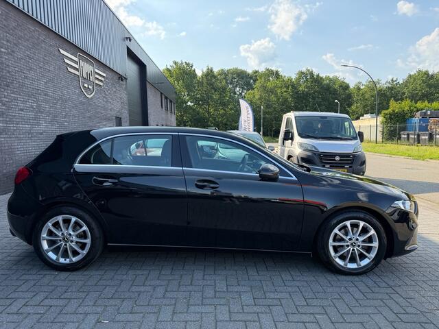 Mercedes-Benz A-KLASSE 180 Advantage | 1E EIGENAAR | 12MND GARANTIE | CRUISE | DAB | CARPLAY | CAMERA | AIRCO |